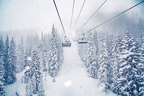 Aspen oder Vail? Das ist für amerikanische Skifahrer und Snowboarder eine Glaubensfrage. - © Eric Dunn/Vail Ski Resort/dpa-tmn