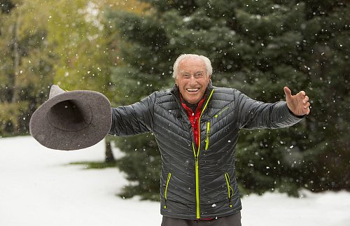 In Aspen wird der inzwischen 104-Jährige Klaus Obermeyer wie eine lebende Ikone verehrt. - © Obermeyer Sports/dpa-tmn