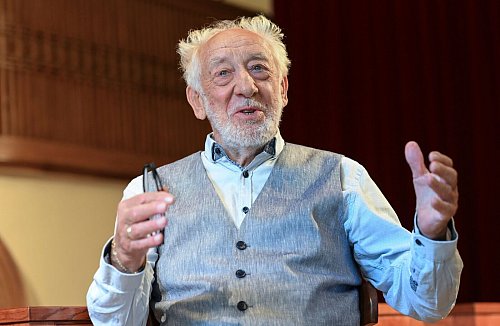 Dieter Hallervorden schrieb Fernsehgeschichte mit «Nonstop Nonsens», später feierte er ein Comeback als Charakterdarsteller. - © Jens Kalaene/dpa