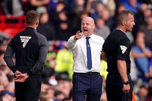 Unter Dyche gewann Everton nur eins seiner letzten elf Liga-Spiele. - © Peter Byrne/Press Association/dpa
