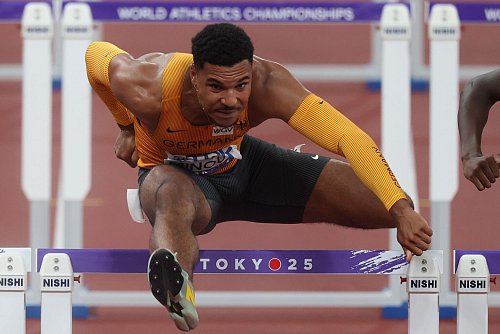 Gregory Minoué zog über die 110 Meter Hürden ins Halbfinale ein. - © Oliver Weiken/dpa