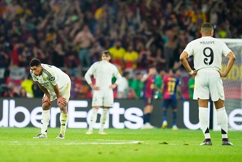 Wieder kein Titel für Real Madrid: Den Königlichen droht eine Saison ohne Trophäe. - © Jose Breton/AP/dpa