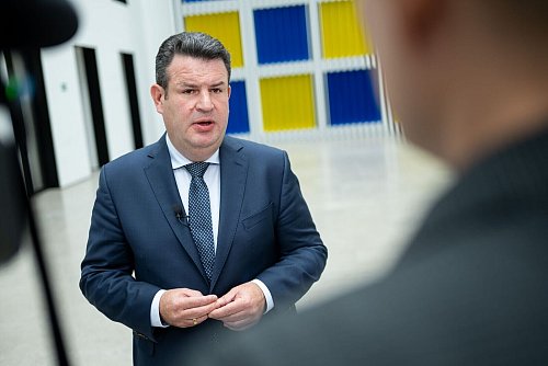 Der Arbeitsminister will sein Rentenpaket durchbringen. (Archivbild) - © Sebastian Gollnow/dpa