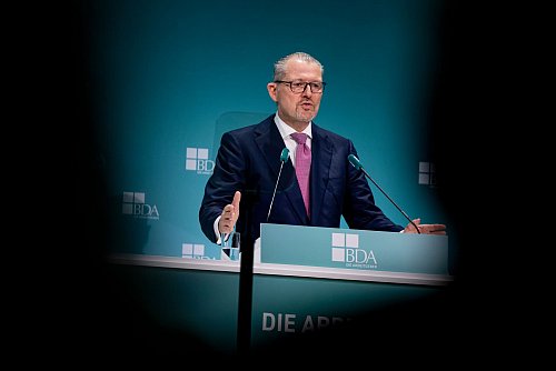 Arbeitgeberpräsident Dulger sagt: Die Koalition muss liefern. - © Fabian Sommer/dpa