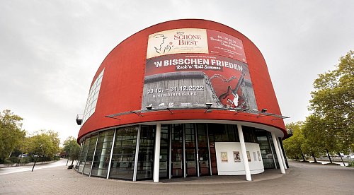 Im Theater am Marientor soll das Musical erstmals zu sehen sein. (Archivbild) - © Dieter Menne/dpa