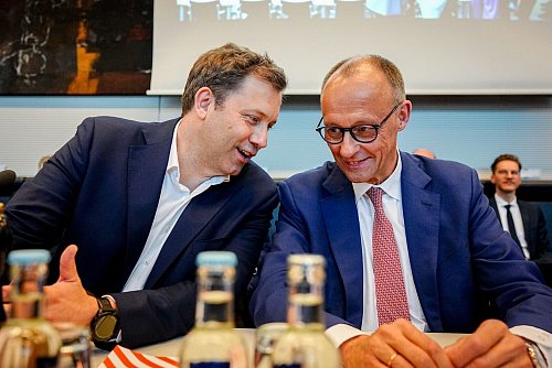 Das Machtverhältnis der Koalitionspartner könnte sich verschieben. (Archivbild) - © Kay Nietfeld/dpa