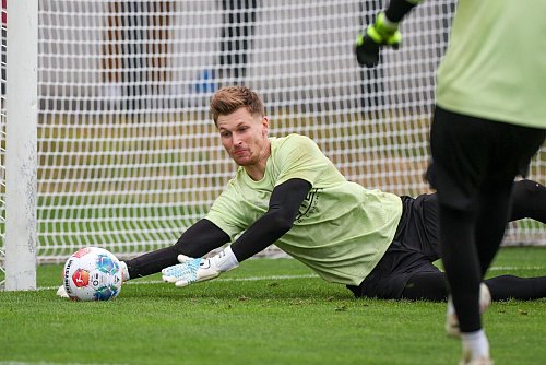 Die Nummer eins im Tor: Moritz Nicolas - © Christoph Reichwein/dpa