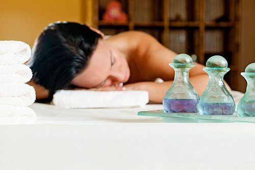 Digital Detox als Teil des Gesamterlebnisses: Viele Resorts bieten ganzheitliche Gesundheitsprogramme an. - © Monique Wüstenhagen/dpa-tmn