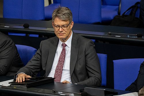 Bundesminister Schnieder ist in München nicht dabei. - © Fabian Sommer/dpa