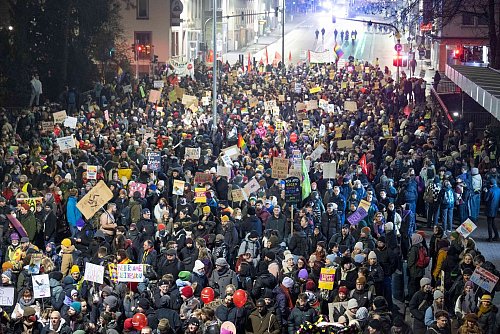 Unterschiedliche Organisationen protestieren gegen die neue AfD-Jugendorganisation. - © Boris Roessler/dpa