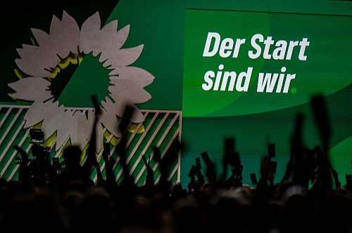Abschaffen wollen die Grünen die Schuldenbremse nicht - aber reformieren. - © Michael Kappeler/dpa