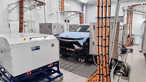 Hyundai prüft seine Europa-Modelle in Rüsselsheim mit modernen Anlagen. - © -/Hyundai/dpa