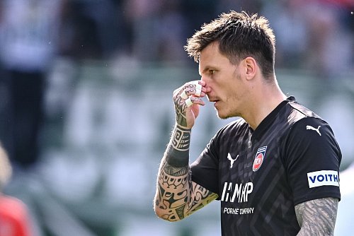 Nicht länger Heidenheims Nummer eins: Routinier Kevin Müller. - © Harry Langer/dpa