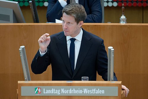 Schwarz-Grün bringt aus Sicht von AfD-Landeschef Martin Vincentz das Herz Nordrhein-Westfalens zum Stottern. - © Henning Kaiser/dpa