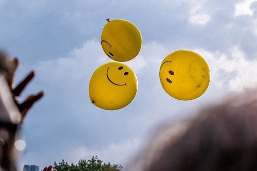 Um Tiefkühl-Kroketten in Smiley-Form ist ein Markenstreit entbrannt. - © Milo Hess/ZUMA Press Wire/dpa