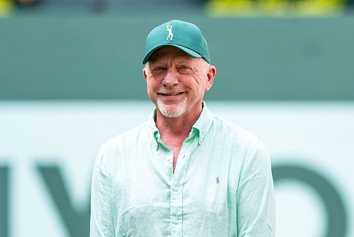 Boris Becker bei seinem Besuch in Halle/Westfalen - © David Inderlied/dpa