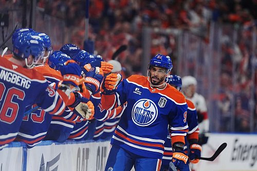 Evander Kane machte seinen frühen Fehler mit dem Ausgleich zum 1:1 wett. - © Darryl Dyck/The Canadian Press via AP/dpa
