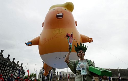 Schon beim ersten Staatsbesuche Trumps gab es Proteste (Archivbild). - © Matt Dunham/AP/dpa