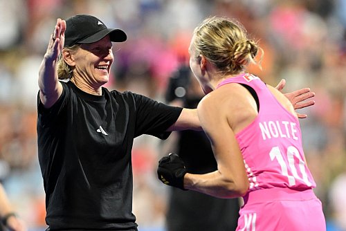 Bundestrainer Janneke Schopman steht erstmals mit Deutschland in einem Finale. - © Federico Gambarini/dpa