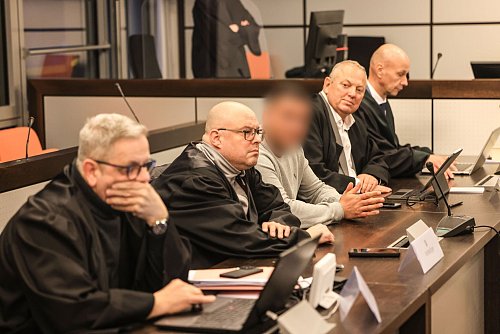 Bis zu drei Jahre Haft für gescheiterte Schumacher-Erpressung verhängt. - © Oliver Berg/dpa