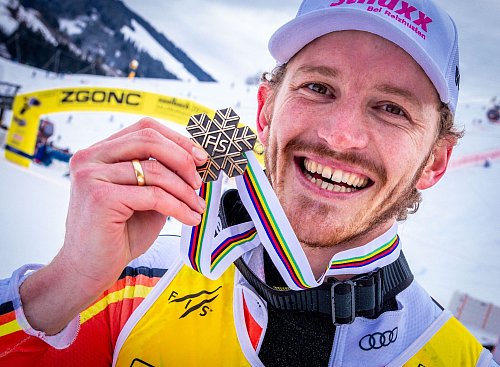 Holte die einzige deutsche Medaille bei der WM in Saalbach: Linus Straßer. - © Jens Büttner/dpa