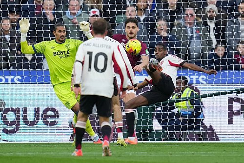 Liverpool stoppte seine Negativserie mit einem 2:0 bei West Ham United. - © Kirsty Wigglesworth/AP/dpa