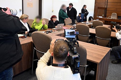 Im Dezember 2023 hatte der Prozess gegen die Mitbewohner am Landgericht Köln begonnen. (Archvibild) - © Federico Gambarini/dpa