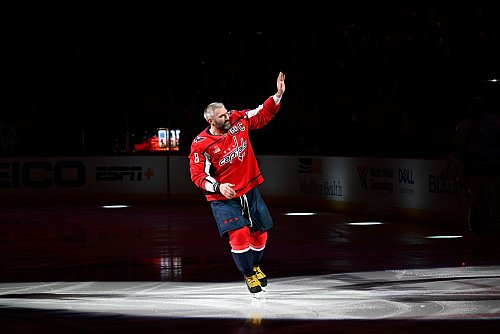 Owetschkin löste Wayne Gretzky als Rekordtorschützen der NHL ab. - © Nick Wass/AP/dpa