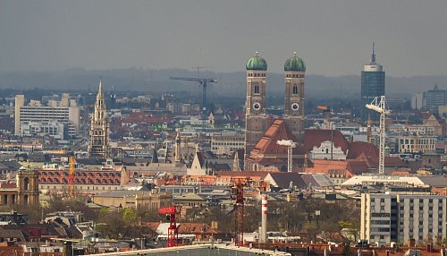 Das Risiko für eine Immobilienblase in München ist nach Einschätzung der Schweizer Bank UBS gesunken (Archivfoto). - © Peter Kneffel/dpa