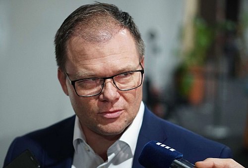 Bundesumweltminister Carsten Schneider gibt den Ölstaaten Schuld für das Ergebnis. - © Larissa Schwedes/dpa