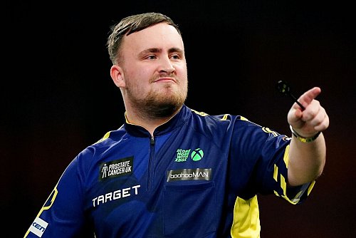 Ein Jahr Profi und direkt Weltmeister: Darts-Teenager Littler verblüfft. - © Zac Goodwin/PA Wire/dpa
