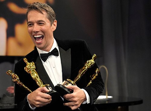 Abräumer des Abends: Regisseur Sean Baker von «Anora». - © John Locher/Invision/AP/dpa