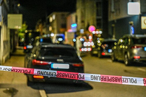 Die Hintergründe zu den Schüssen in Göppingen waren in der Nacht zunächst unklar. - © Marius Bulling/dpa