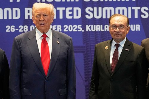 Trump ist Ehrengast bei Asean-Gipfel in Malaysia. - © Mark Schiefelbein/AP/dpa