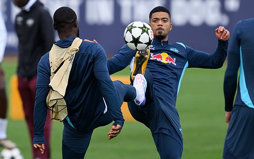 Benjamin Henrichs beim Abschlusstraining vor dem Spiel bei Inter Mailand. - © Hendrik Schmidt/dpa