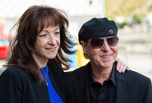 Klaus Meine und seine Ehefrau Gabi sind seit Jahrzehnten unzertrennlich. (Archivbild) - © Christophe Gateau/dpa