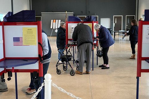 Die Wahl wurde mithin als eine Art Referendum über Trump und Musk interpretiert. - © Kayla Wolf/AP/dpa