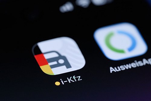 Ab Donnerstag soll die App heruntergeladen werden können. - © Jens Dudziak/dpa