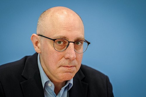Sinan Selen ist einer von zwei Vizepräsidenten des Bundesamtes für Verfassungsschutz. (Archivfoto) - © Kay Nietfeld/dpa