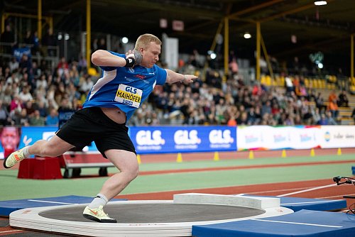 Kugelstoßer Eric Maihöfer holt sich den deutschen Meistertitel in der Halle. - © Marius Becker/dpa
