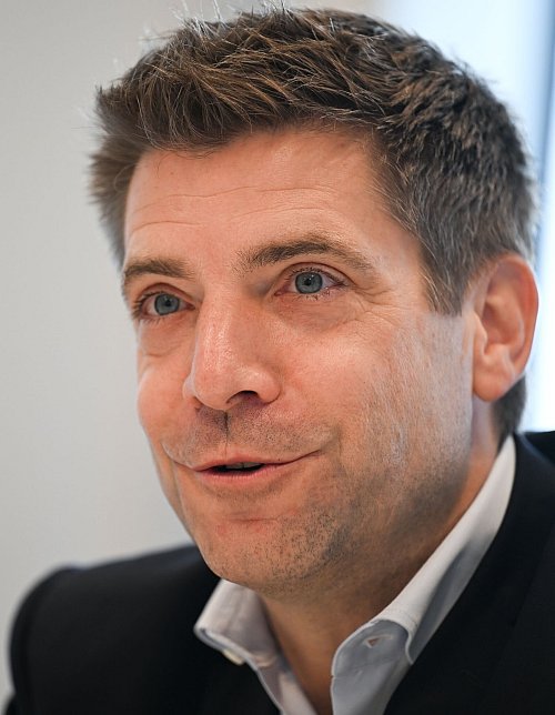 Manager sieht auch Wachstumspotenzial in der Gen Z und bei vermögenden Kunden. - © Arne Dedert/dpa