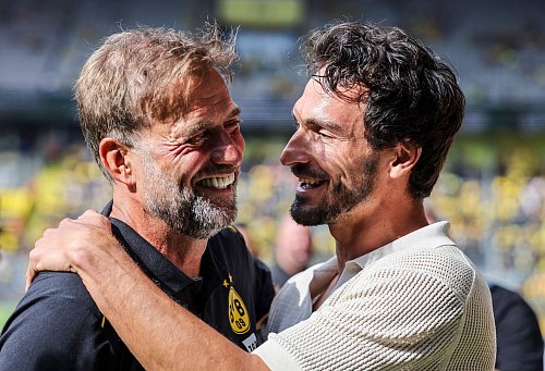 Jürgen Klopp und Mats Hummels kehrten kurzzeitig zum BVB zurück - © Christoph Reichwein/dpa