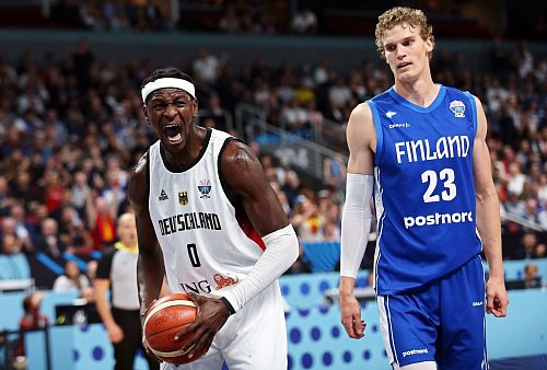 Isaac Bonga hatte wieder großen Anteil am deutschen Erfolg. - © Matthias Stickel/dpa