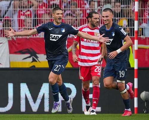 Jubelt über sein Elfmeter-Tor: Hoffenheims Andrej Kramaric. - © Soeren Stache/dpa