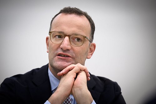 Spahn beklagt ungleiche Vermögensverteilung. (Archivbild) - © Bernd von Jutrczenka/dpa