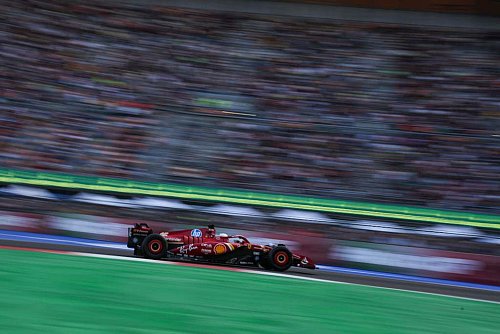 Ferrari ist wieder vorn dabei. - © Fernando Llano/AP/dpa
