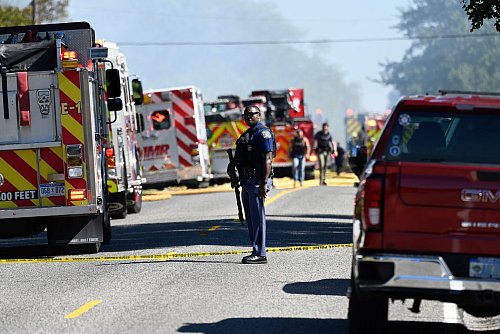 Zahlreiche Rettungskräfte waren nach Schüssen und einem Feuer in einer Kirche in Michigan im Einsatz. - © Jose Juarez/FR171038 AP/AP/dpa