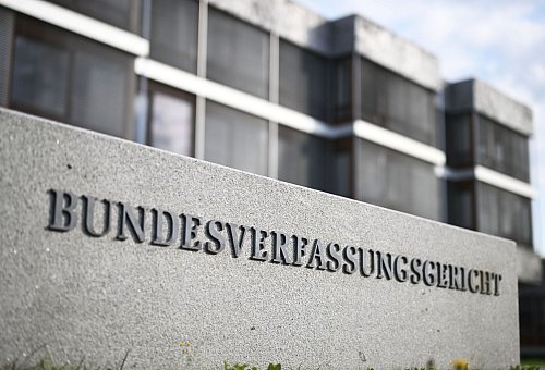 Noch ist unklar, wer am Ende das Bundesverfassungsgericht seinen neuen Arbeitsplatz nennen kann. (Archivbild) - © Uli Deck/dpa
