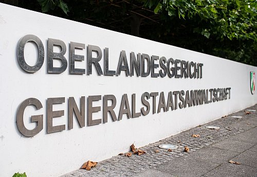 Das Oberlandesgericht Hamm muss klären, ob ein Nachfahre von jüdischen NS-Opfern Auskunft über ein Konto aus der Nazi-Zeit bei der Sparkasse verlangen kann. (Archivbild) - © Guido Kirchner/dpa