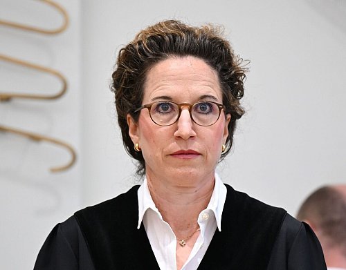 Richterin Eva-Marie Distler hatte scharfe Kritik am DFB geübt. - © Arne Dedert/dpa POOL/dpa